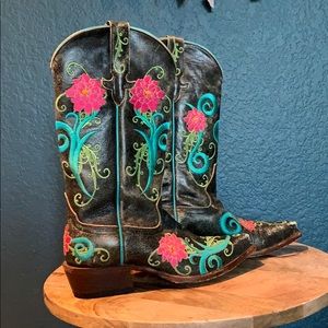 Macie Bean Women’s Cowgirl boots